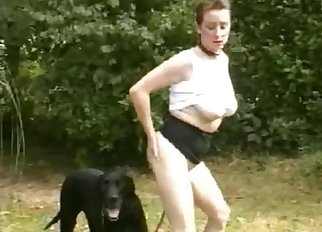 Big-bottomed hottie likes bestiality XXX porn